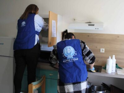 IMG 2101 scaled 1. Quels services propose Alpha Holding ?